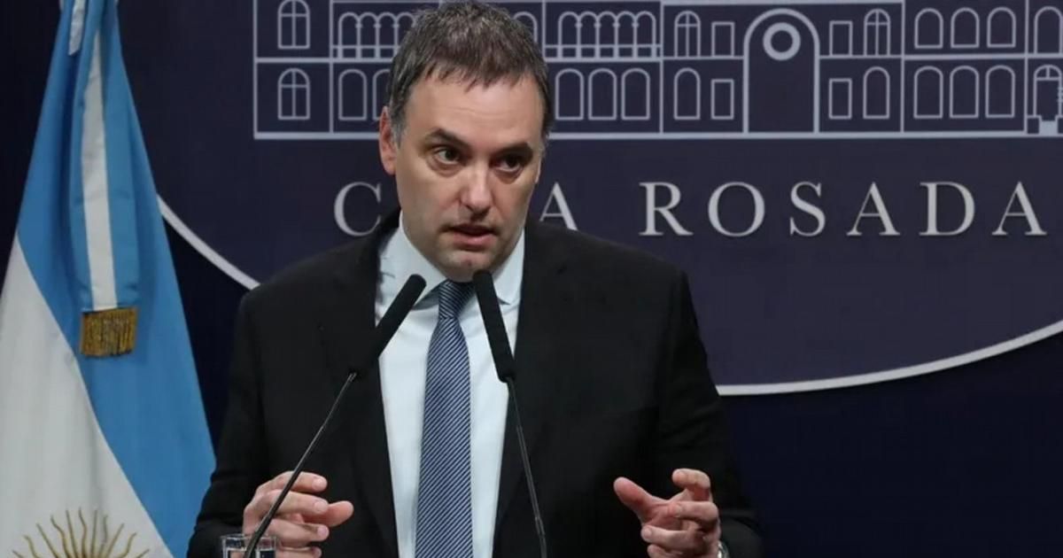 Informe digital: la imagen de Manuel Adorni se desploma con 91% de rechazo y fuerte ... thumbnail