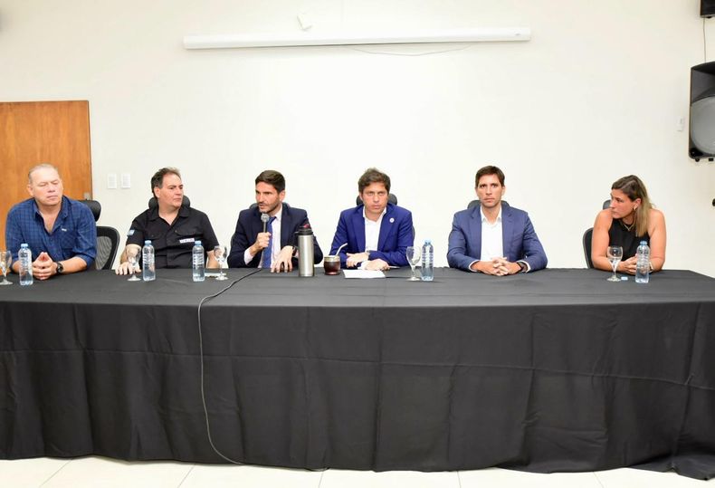 Axel Kicillof Y Maximiliano Pullaro Extremos Del Puente Que Salta La