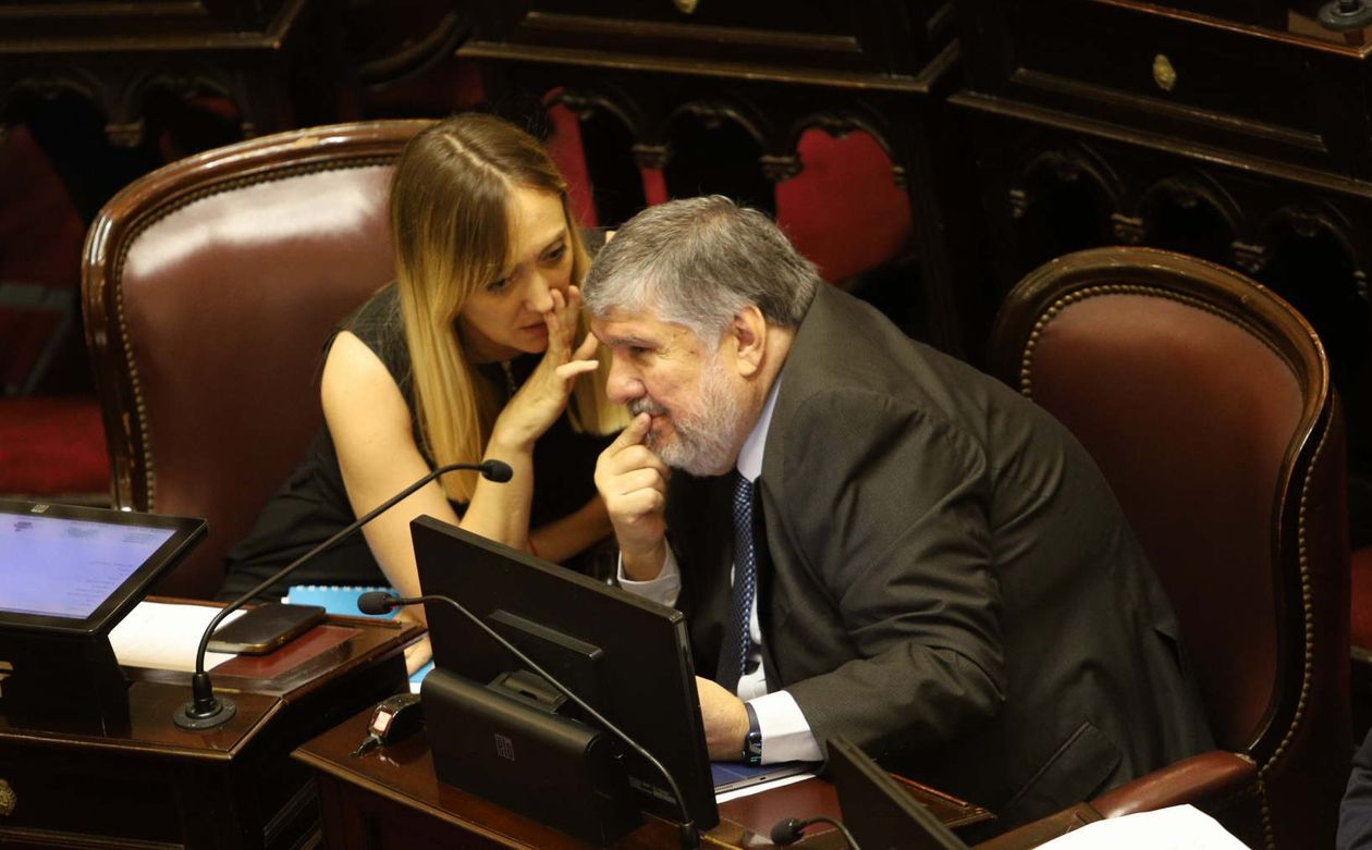 Anabel Fernández Sagasti José Mayans.jpg