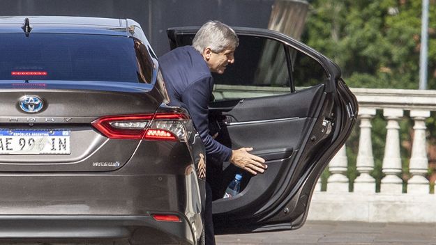 Toto Caputo presiona con el IPC para sostener un relato que ya ni siquiera es tal cosa.