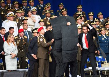 Tras el atentado, la oposición espera la revancha de Maduro