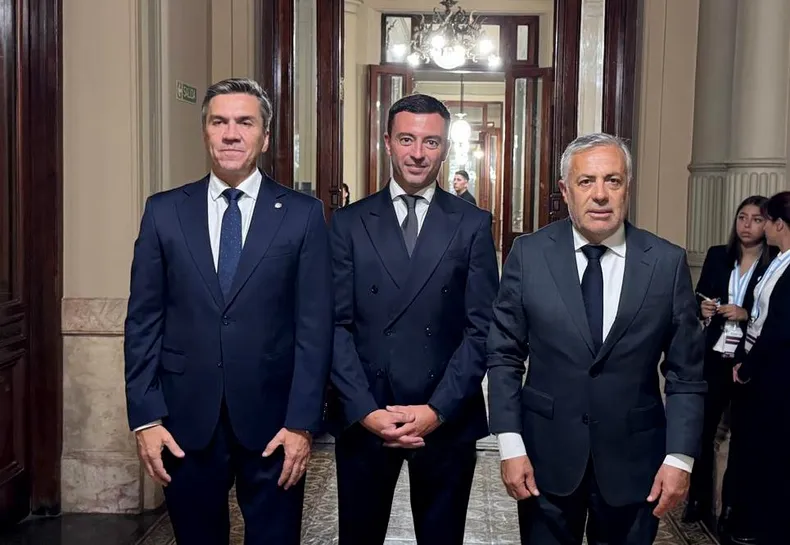 Leandro Zdero, Rodrigo de Loredo y Alfredo Cornejo en el Congreso
