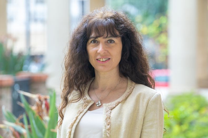 Laura Tarabella, decana de la Facultad de Humanidades y Ciencias.