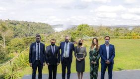 El Gobierno apalanca el turismo y busca meter un gol con el rebote