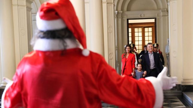 reunion ?popular?, prensa out, pena rockstar, chandon y un papa noel k