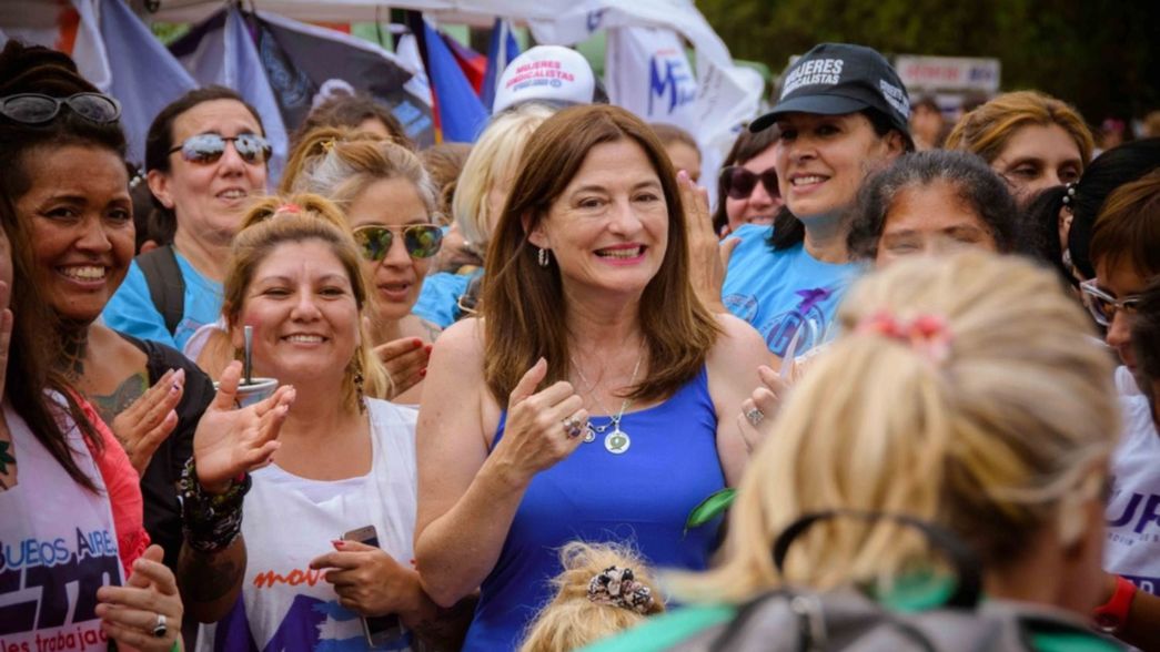 Al combate de la feminización de la pobreza