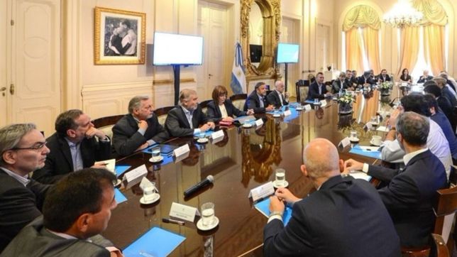 por orden de macri, todo el gabinete esta incomunicado en chapadmalal