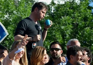 Operativo cercanía: Kicillof vuelve al cara a cara en las plazas