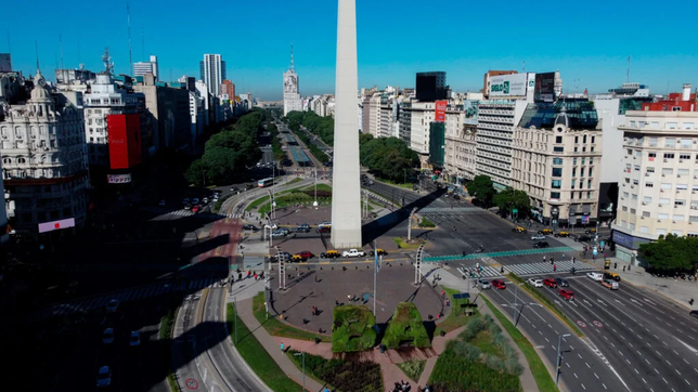 Poco tránsito en el corazón de Buenos Aires, que grafica el acatamiento al paro nacional de la CGT (Foto: Somos Telam)