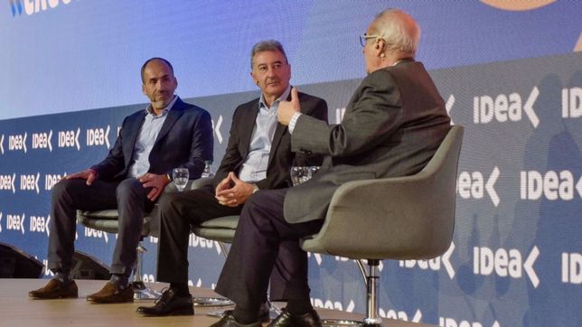 voto lobby: el circulo rojo orejea el mazo de presidenciables