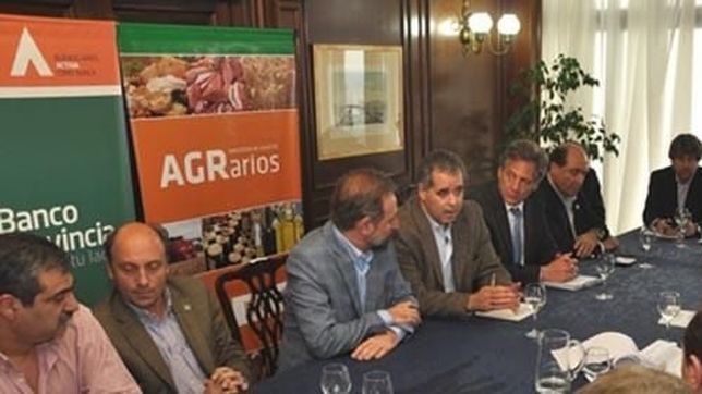 scioli recibe a la mesa de enlace bonaerense para atenuar su furia tras la inundacion