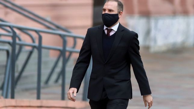 el central domestico al dolar, pero su estrategia complica la salida de la crisis