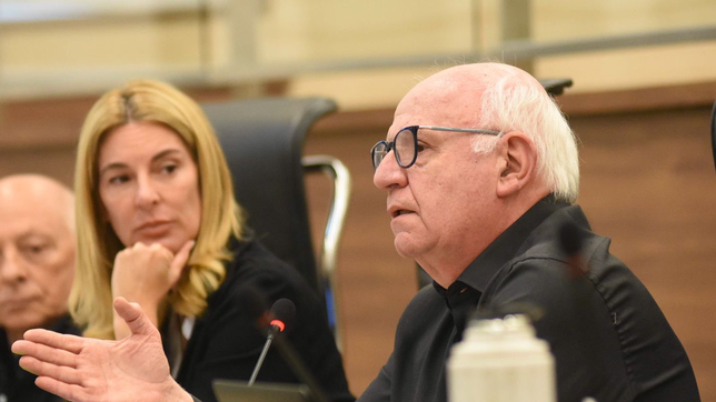 Miguel Tessandori, 40 años de TV, dos de concejal y ahora va por la intendencia de Rosario.