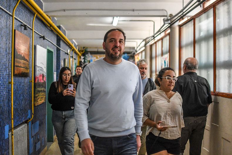 Luciano di Nápoli llega a votar el domingo. Advirtió que 