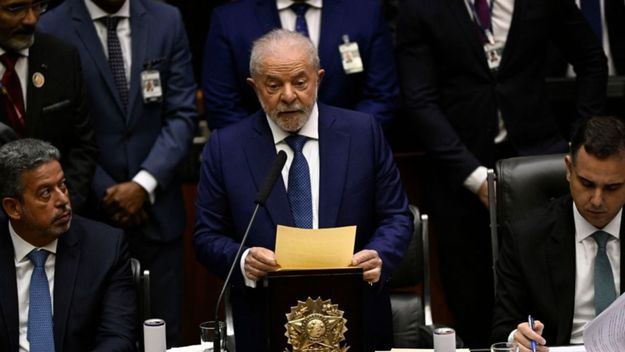 Con críticas a Bolsonaro, Lula prometió reconstruir Brasil y defendió la democracia