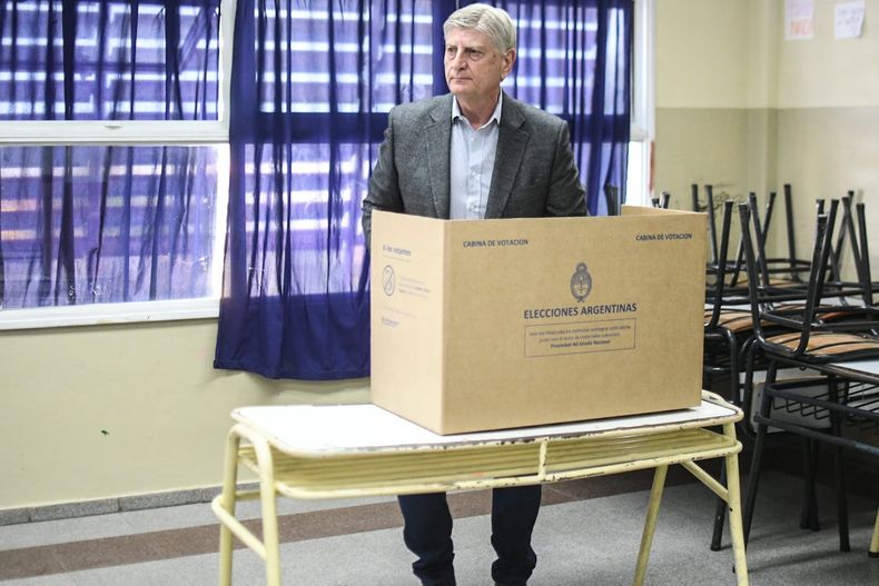 Ziliotto votó en Santa Rosa.  Ziliotto votó en Santa Rosa.