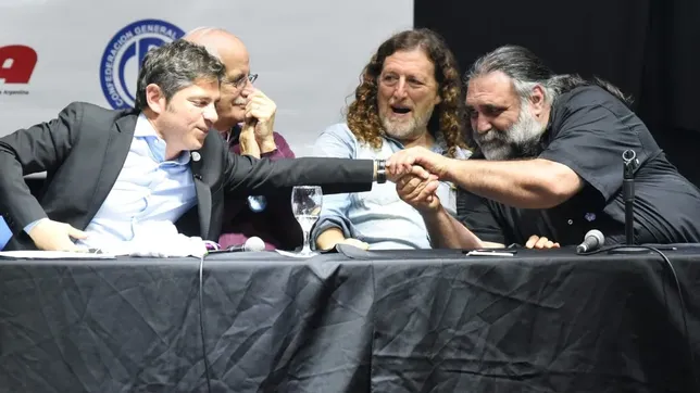 El conflicto salarial en el arranque de 2026 complica la relación de Kicillof con los gremios docentes y estatales