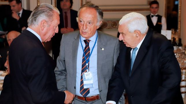 el plan ?renacer? que la uia discute con los equipos de fernandez