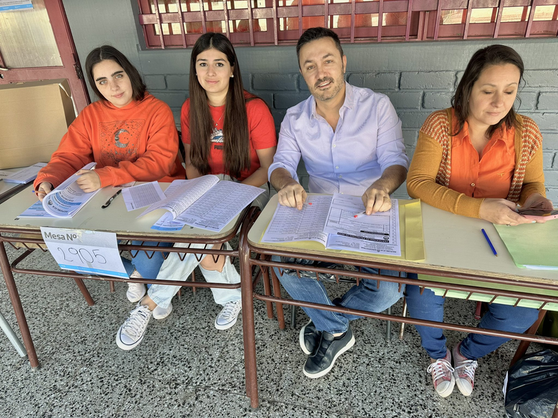 El excandidato a vicepresidente de la fórmula encabezada por Patricia Bullrich subió una imagen fiscalizando para el candidato de La Libertad Avanza (LLA).