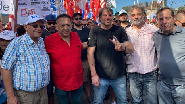 Juan Carlos Alderete y Luis DElía con Daniel Catalano (Foto: Captura de la cuenta @Luis_Delia)