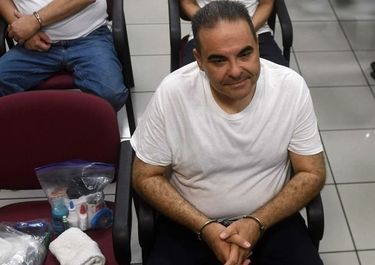 Otro ex presidente preso por corrupción en la región, ahora en El Salvador