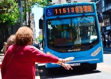 Los malabares de Rosario y Córdoba para sostener los colectivos