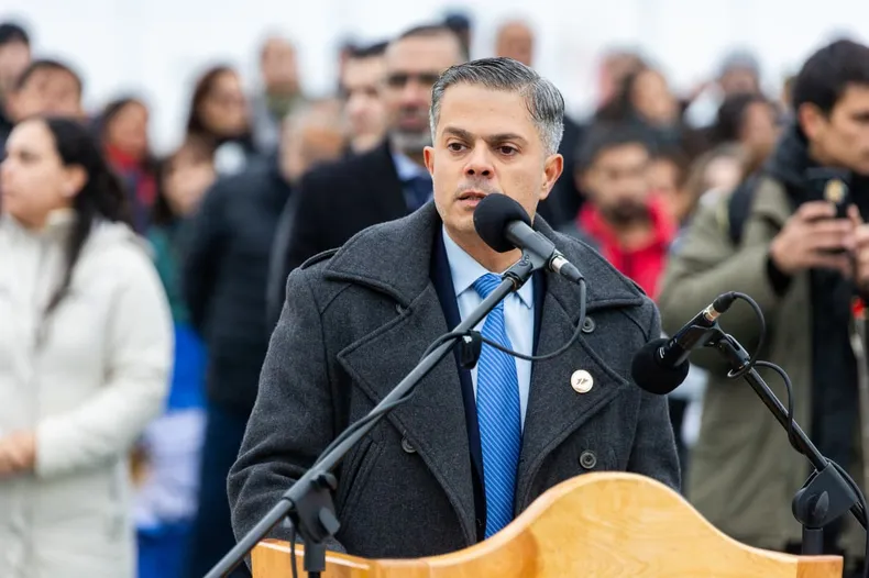 El secretario de Malvinas de Tierra del Fuego, Andrés Dachary, protagonizó un tenso momento en el acto oficial.