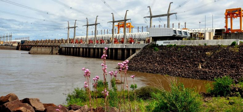 La represa de Salto Grande, en Concordia, Entre Ríos, comenzó el proceso de renovación de sus turbinas con una inversión proyectada en 700 millones de dólares.