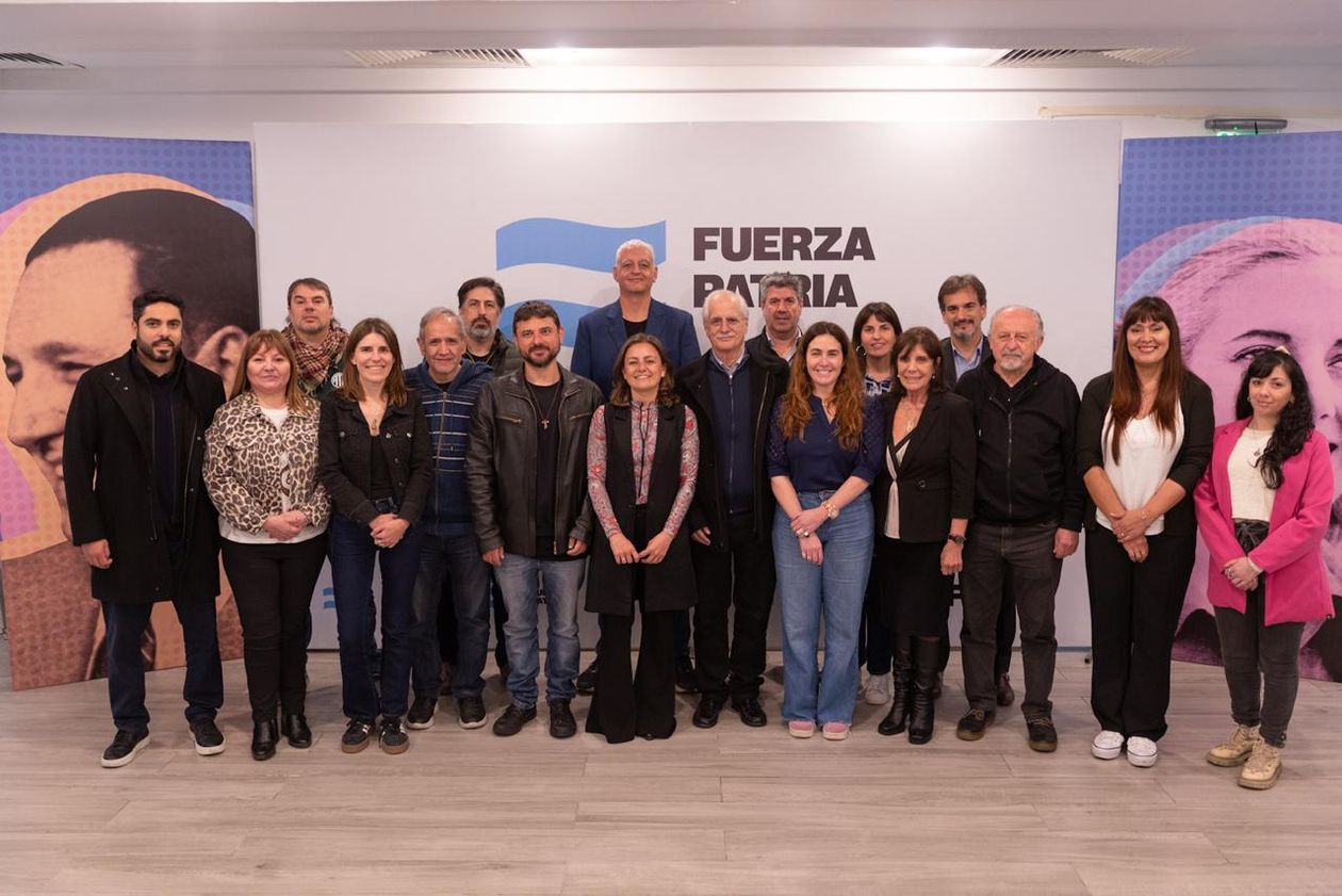 Los candidatos y candidatas del peronismo en la sede del PJ