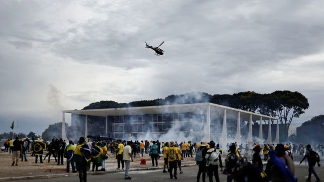 la universidad de tres de febrero repudio el intento de golpe de estado en brasil