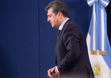 En su debut en el canje de deuda, Massa consiguió 85% de adhesión