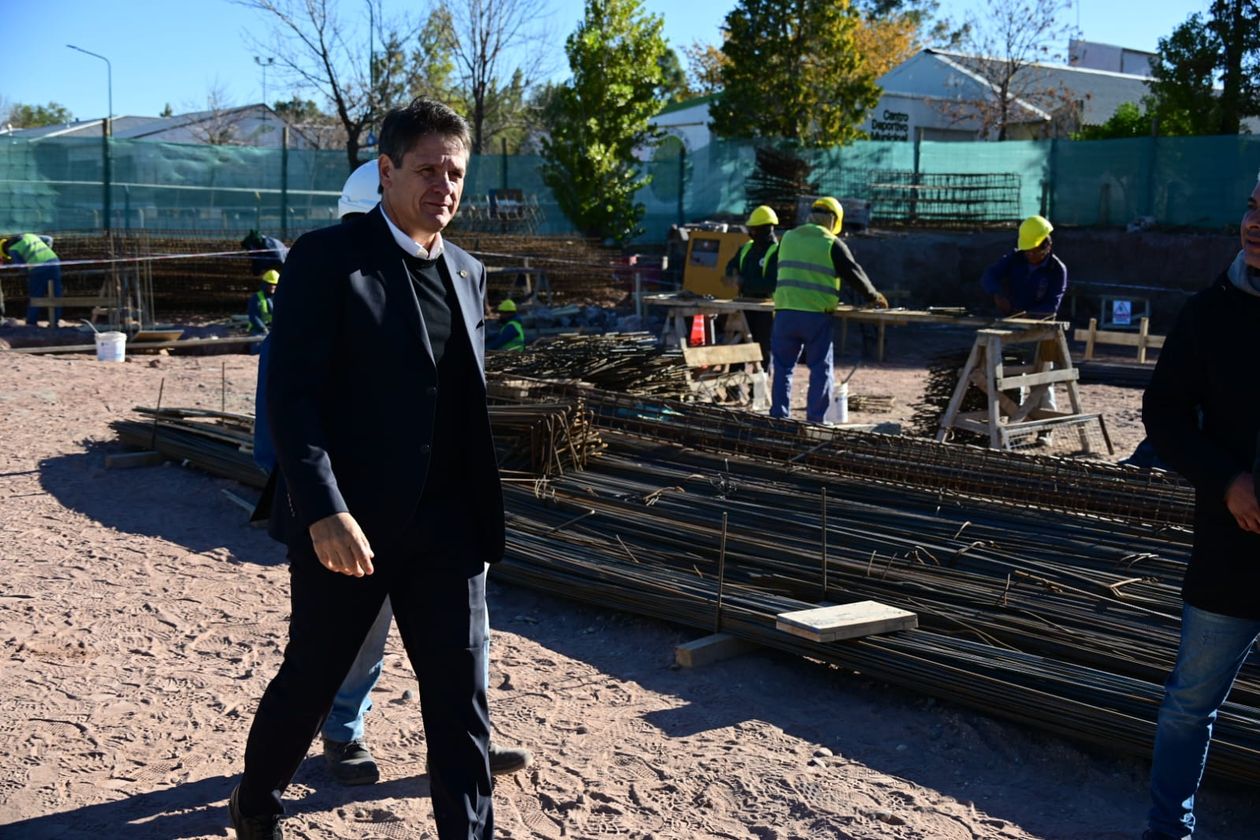 La gestión en la capital de Neuquén complica los planes electorales de Mariano Gaido