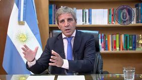 Plan Motosierra: las diez medidas de Toto Caputo