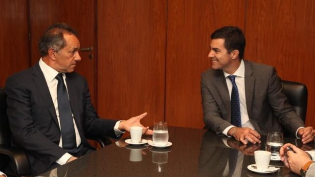 sorpresivo acercamiento entre urtubey y scioli