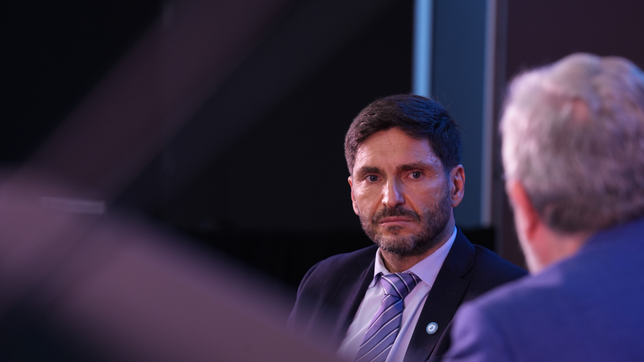 El gobernador Maximiliano Pullaro se abraza a la gestión provincial luego del mal paso de Provincias Unidas.