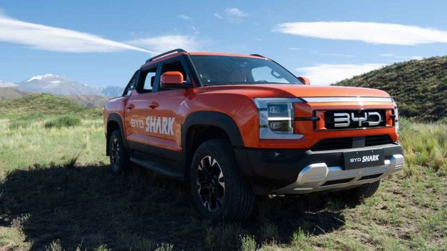 La china BYD lanza en Argentina la Shark DMO