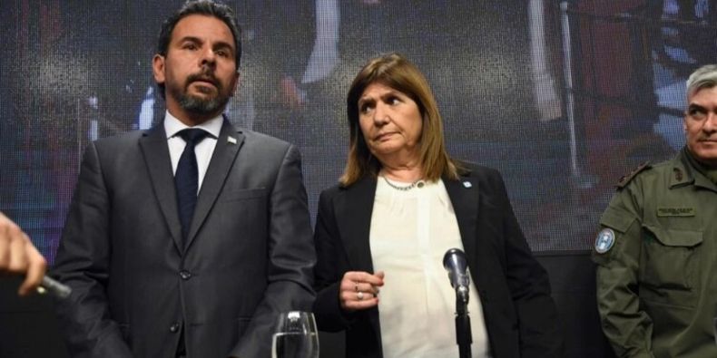 Patricia Bullrich y el exsecretario de Seguridad, Vicente Ventura Barreiro,