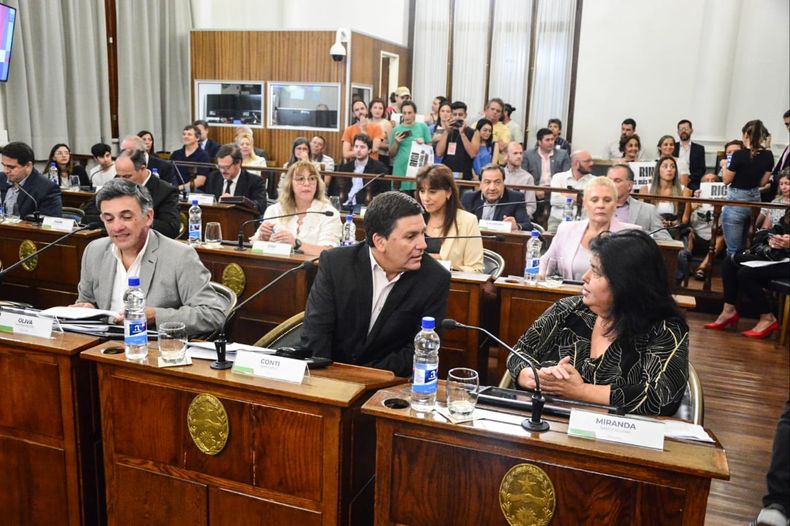 Bloque se senadores del peronismo de Entre Ríos en el recinto. Foto de archivo.