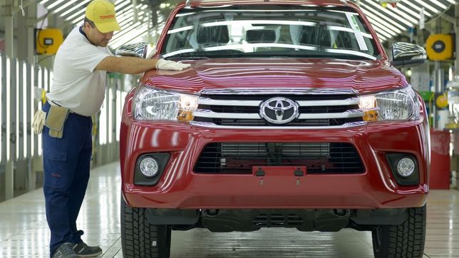 Toyota planea producir una pick-up más grande que la Hilux