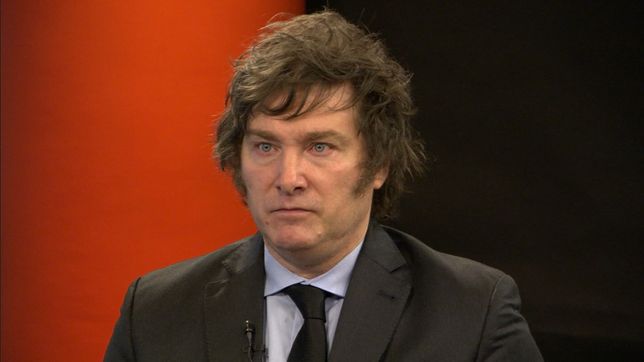 la motosierra de milei: el 54,7% cree que trabajadores y jubilados pagan al ajuste