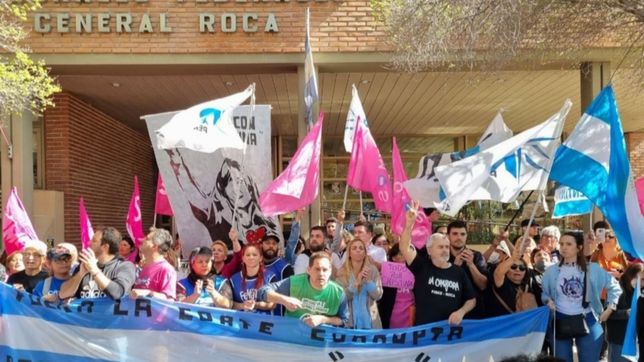 manifestaciones en neuquen y rio negro en repudio al atentado a cfk