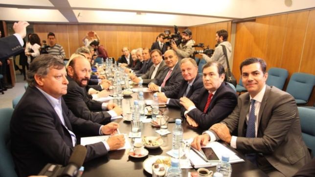 macri negocia con los gobernadores un presupuesto 2019 sin crecimiento