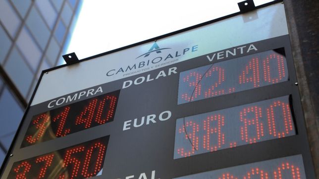 el dolar, sin freno: subio 50 centavos y supero los $32