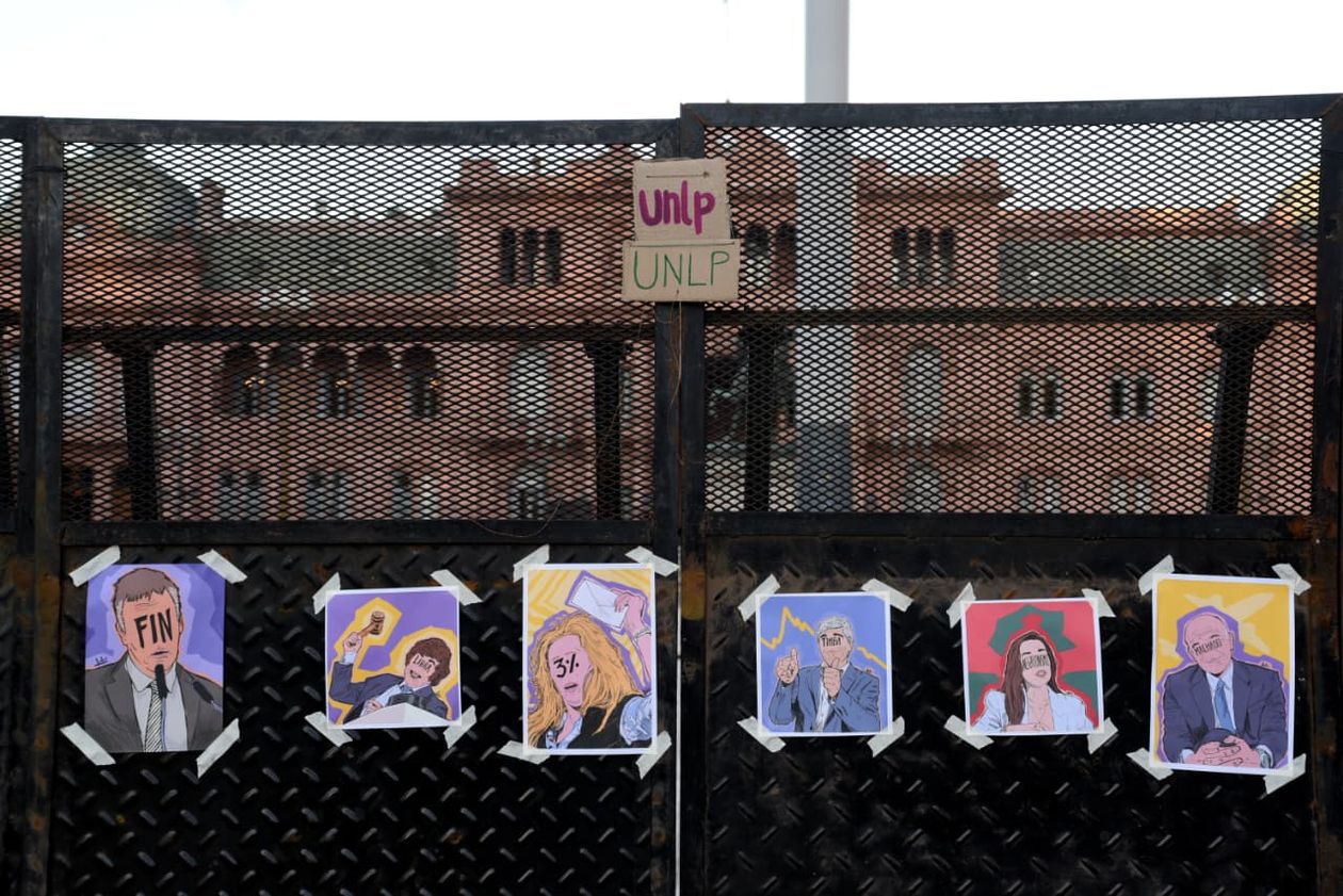 Las universidades vuelven a la calle con una marcha que une a todo el arco opositor contra el Gobierno