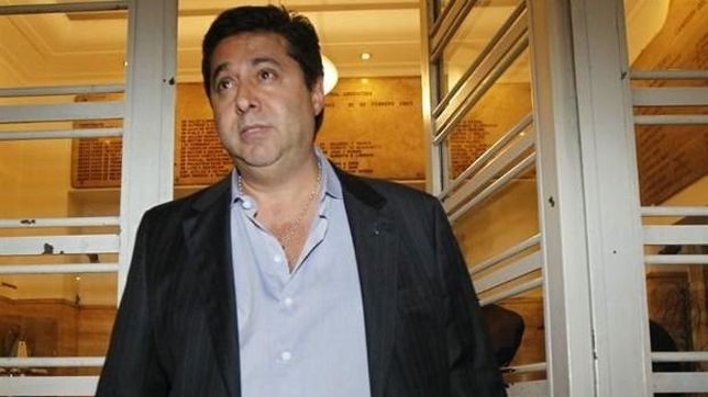 envalentonado por el traspie de segura, ahora angelici quiere la afa