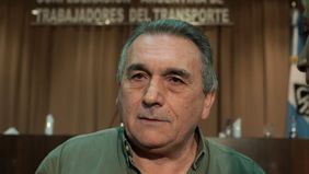 Juan Carlos Schmid busca defender a los trabajadores de la hidrovía