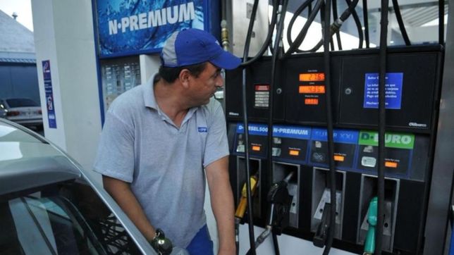 impulsada por el dolar, ypf aumento el precio de sus combustibles 4,5%