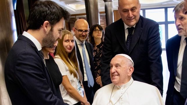 El gobernador de Chubut, Ignacio Torres, con el Papa Francisco: encuentro en el Vaticano.
