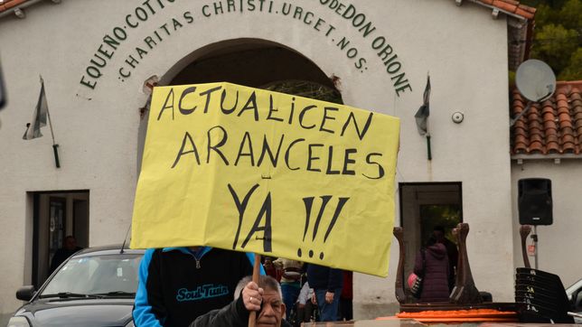 Santa Fe: el salvavidas de Pullaro para endeudados alcanza a prestadores de discapacidad víctimas del ajuste