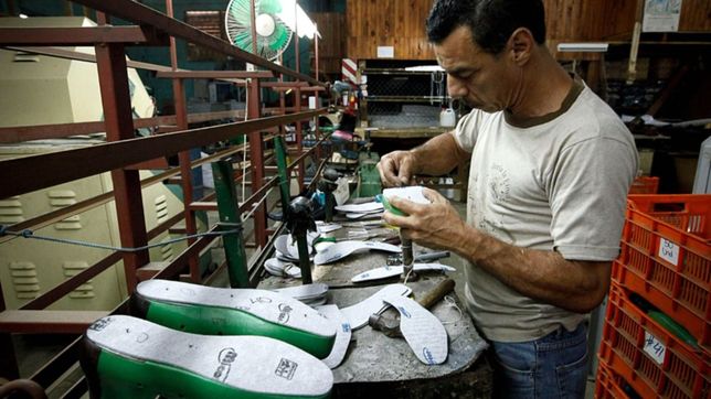 trabajadores del calzado reclaman suspension de las importaciones por seis meses